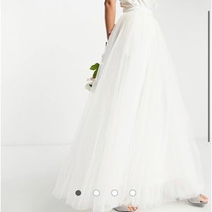ASOS bridal collection skirt  fits like a size 2 Us